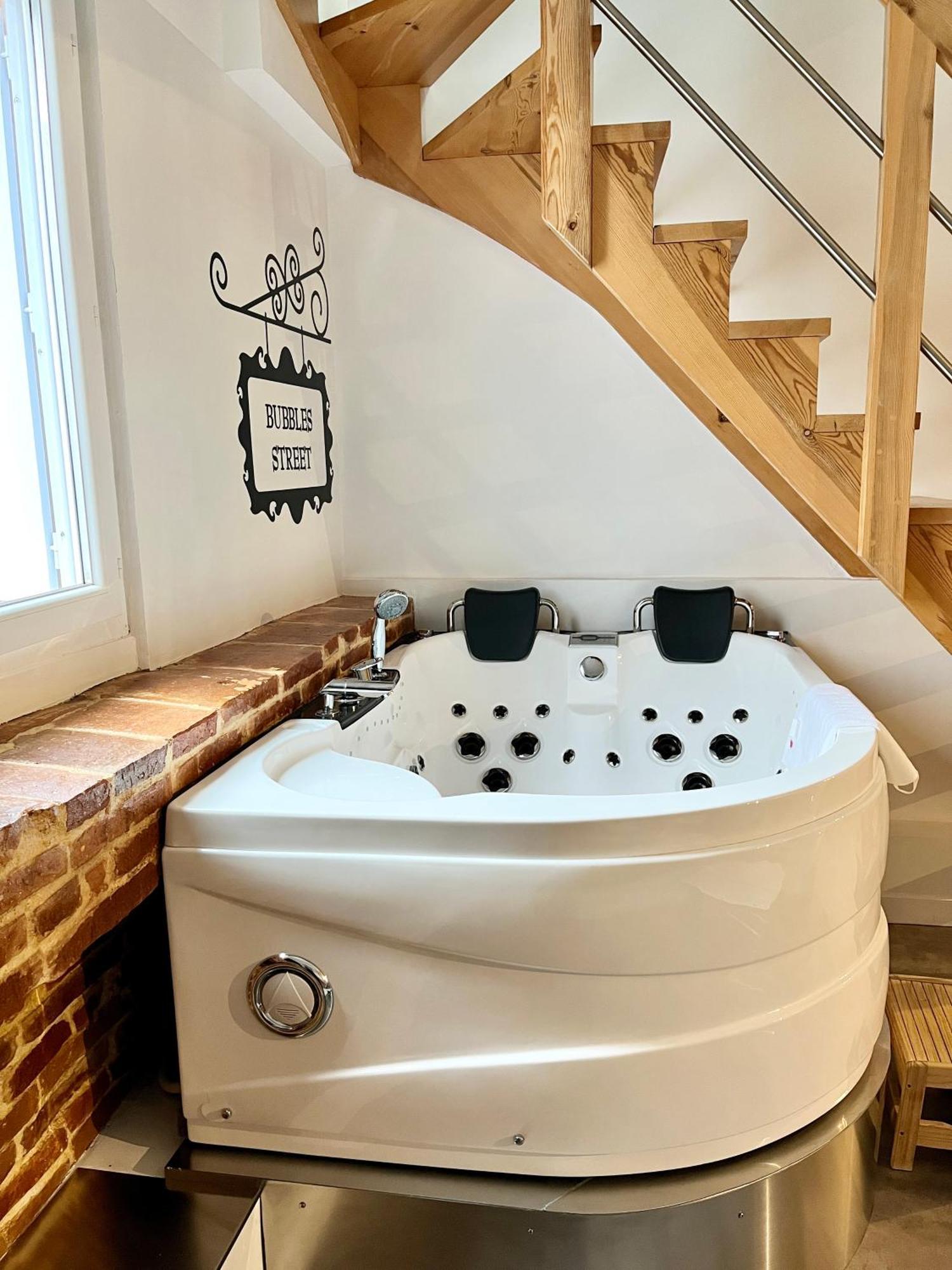 L'Antre Vue - Jacuzzi Au Chateau Belberaud Exterior foto